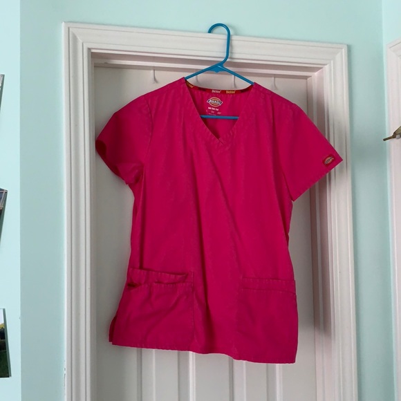 Women’s Pink Scrub Top - Picture 1 of 5